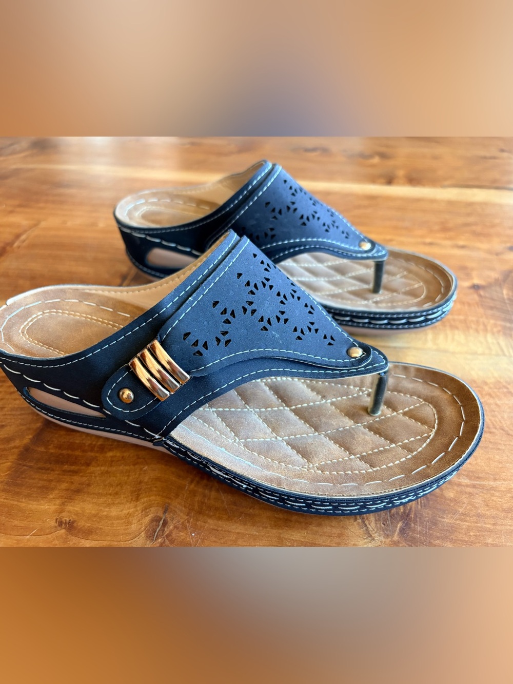 NEW Women's Black Quilted Thong Sandals with Gold Accent